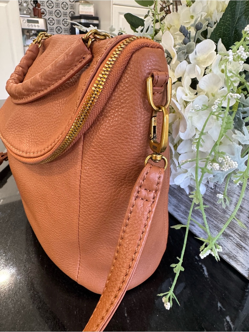 🧡HOBO Fern Foldover Leather Crossbody Messenger Cognac - Picture 11 of 16